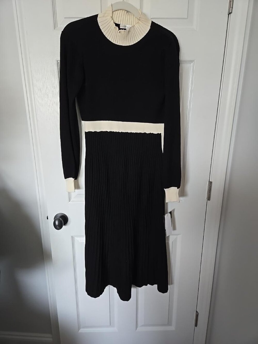 Sandra Darren Black / Ivory Pleated Sweater Dress, Size L, NWT